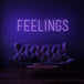 Neon letters met tekst "Feelings" in kleur paars