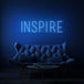 Neon letters met tekst "Inspire" in kleur blauw