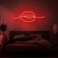 Neonlamp van lippen in kleur rood