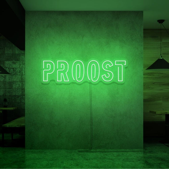 Neon letters met tekst "Proost" in kleur groen