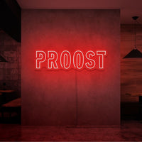 Neon letters met tekst "Proost" in kleur rood