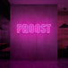 Neon letters met tekst "Proost" in kleur roze