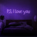 Neon letters met tekst "P.s. i love you" in kleur paars