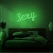 Neon letters met tekst "Sexy" in kleur groen